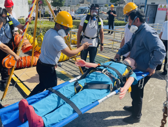 “生命至上、安全第一”——如皋市皋港自來水有限公司組織有限空間應(yīng)急演練